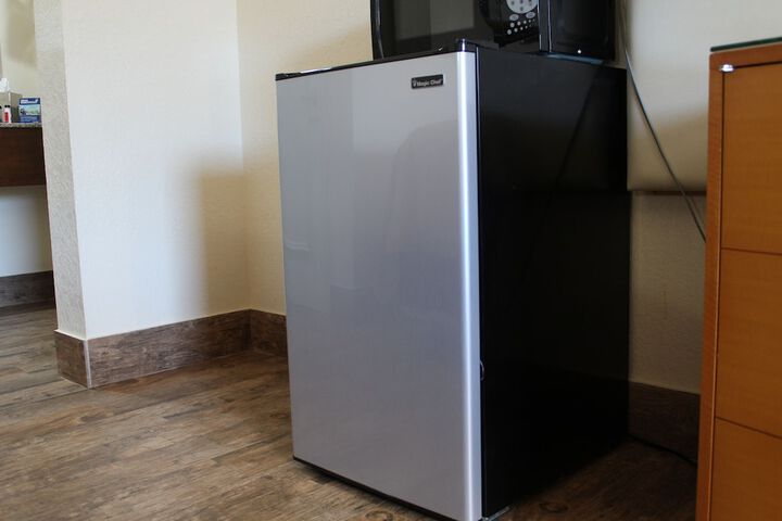 Mini-refrigerator