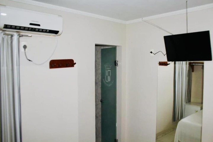 Room 11 of 34