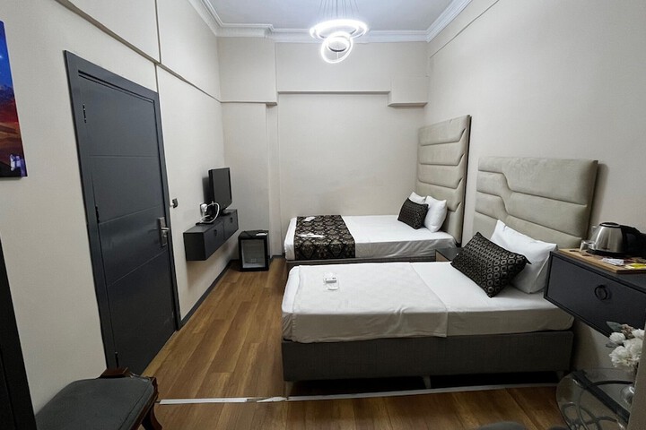 Room 59 of 204