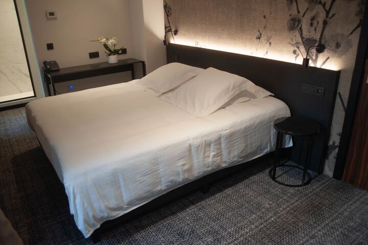 Room 6 of 39