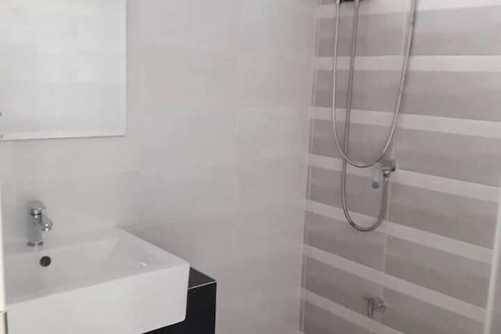 Room 10 of 11