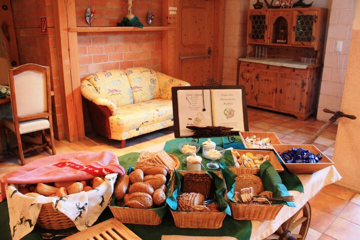 Breakfast/Coffee Service 40 of 73