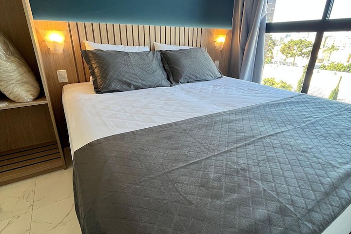 Room 8 of 48