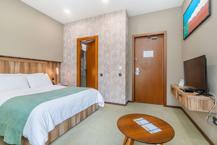 Room 14 of 40