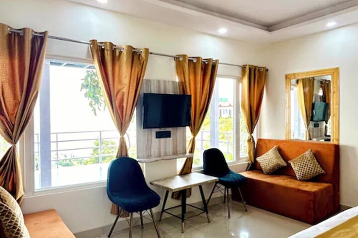Room 11 of 23