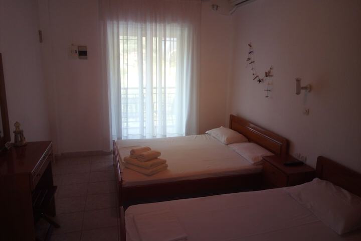 Room 7 of 26