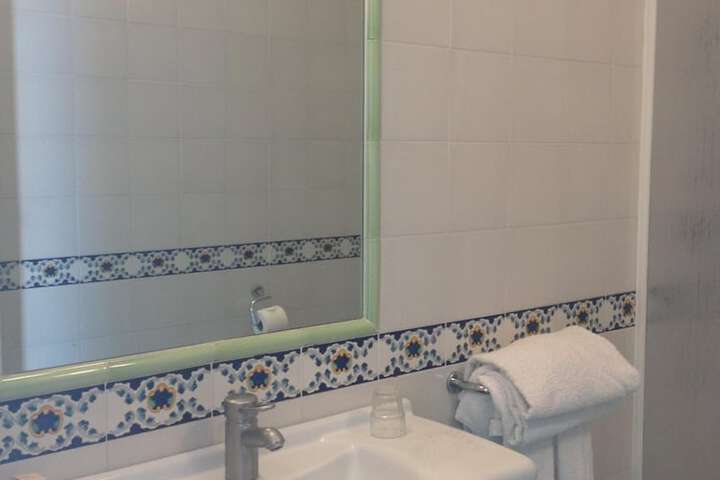 Room 15 of 40