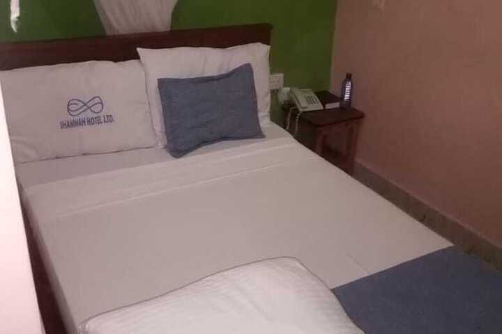Room 4 of 15