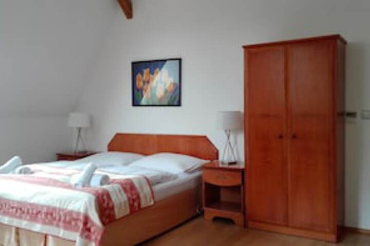Room 16 of 324