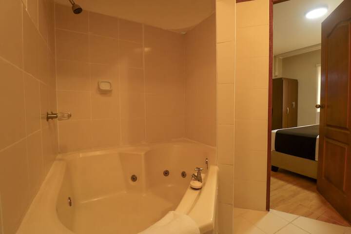 Room 52 of 79