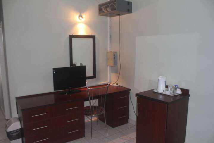 Room 10 of 24