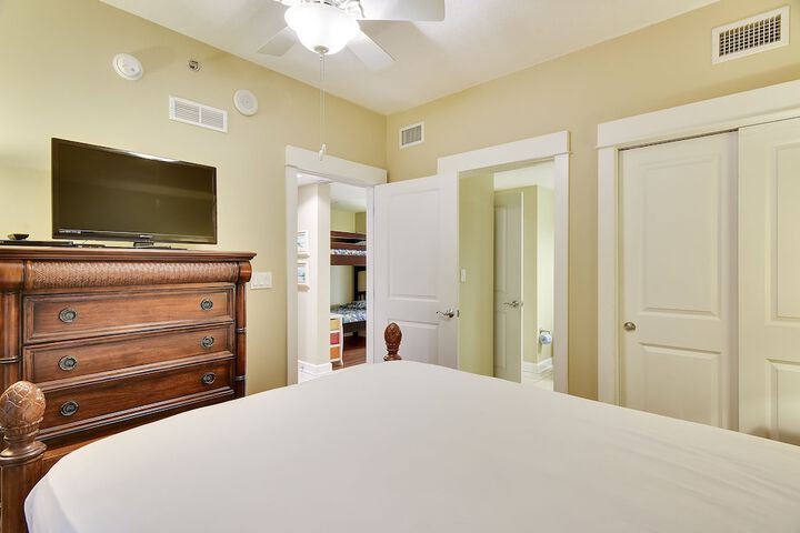 Room 27 of 308