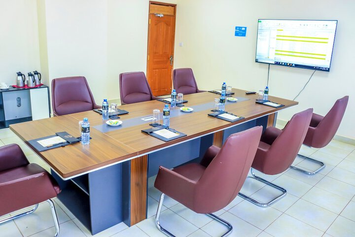 Business Center 18 of 19