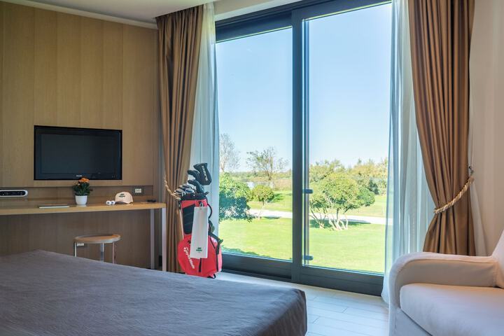 Room 10 of 54