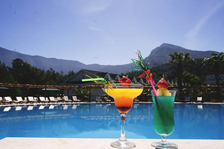 Pool Hotel