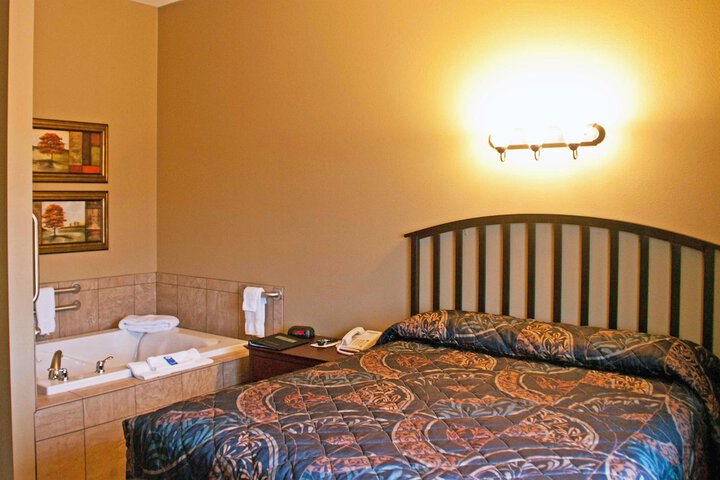 Standard | King Bed (2 of 7)