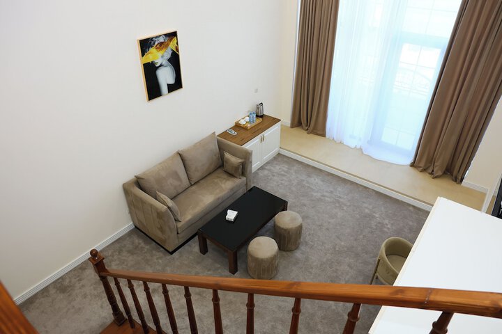 Room 44 of 133