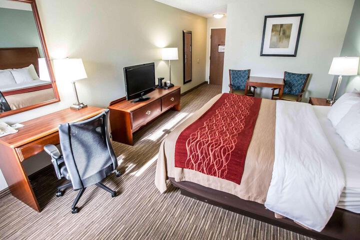 1 King Bed (6 of 13)