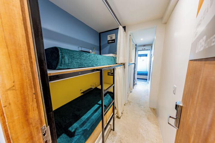 Room 16 of 33