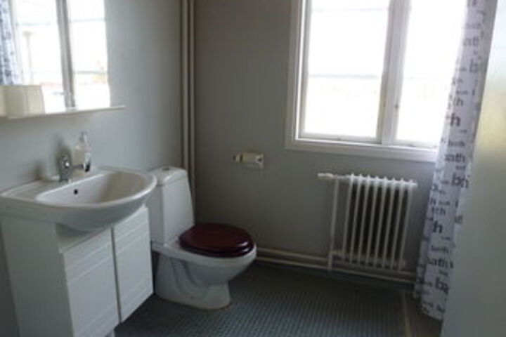 Room 4 of 62