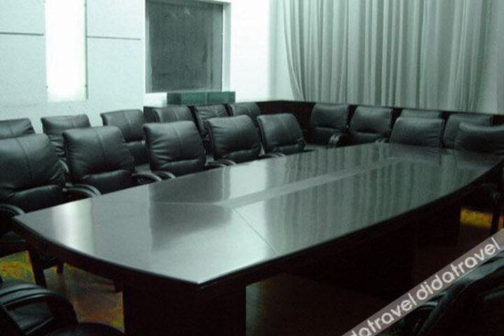 Room 5 of 16