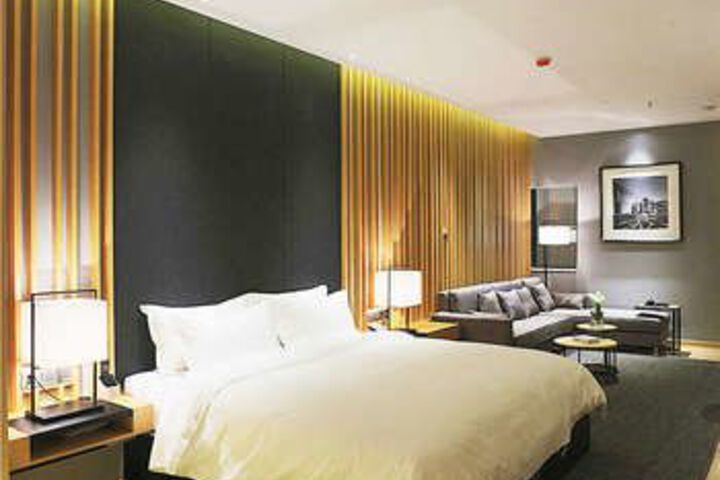Room 3 of 7