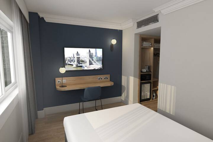 Room 27 of 137