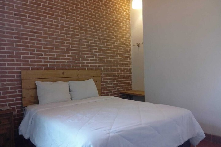 Room 4 of 34