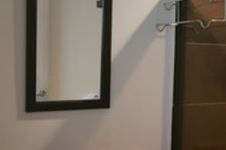 Room 4 of 25