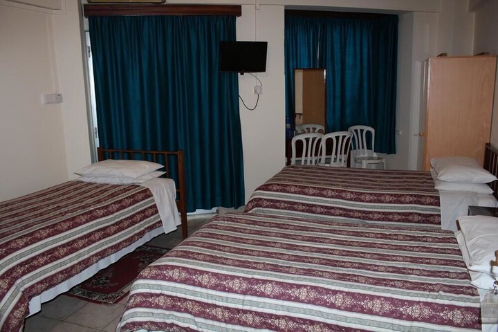 Room 6 of 21