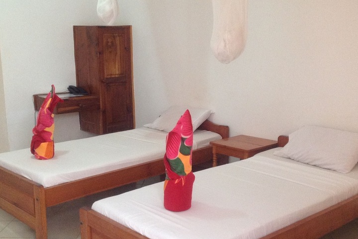 Room 5 of 38