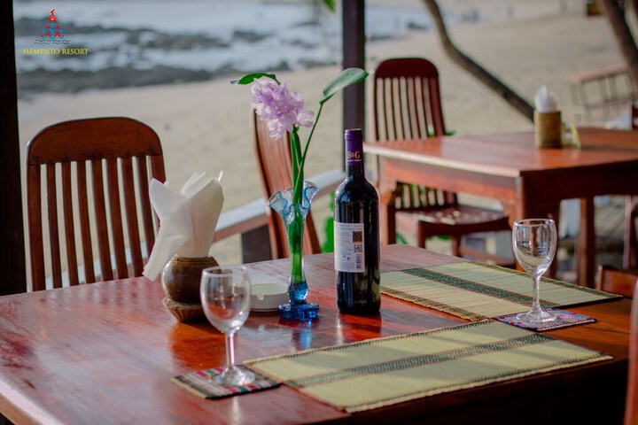 Dining 42 of 61