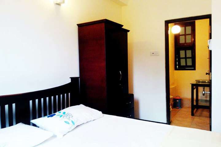 Room 6 of 25