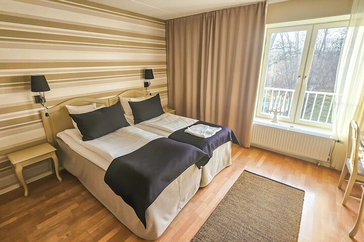 Room 49 of 75