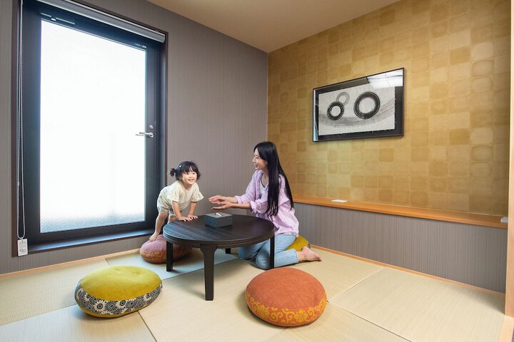 Room 3 of 18