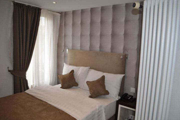 Room 14 of 25
