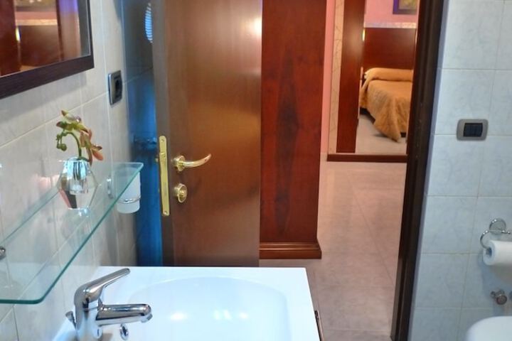 Room 31 of 74