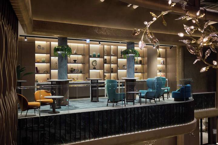 Hotel Interior 7 of 182