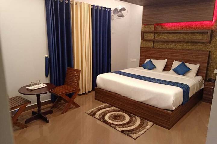 Room 6 of 19