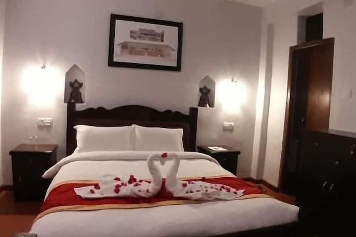 Room 18 of 28