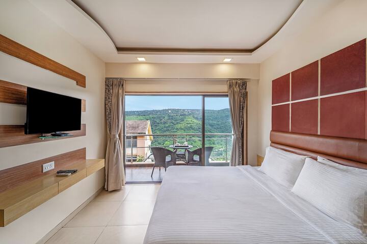 Room 8 of 63