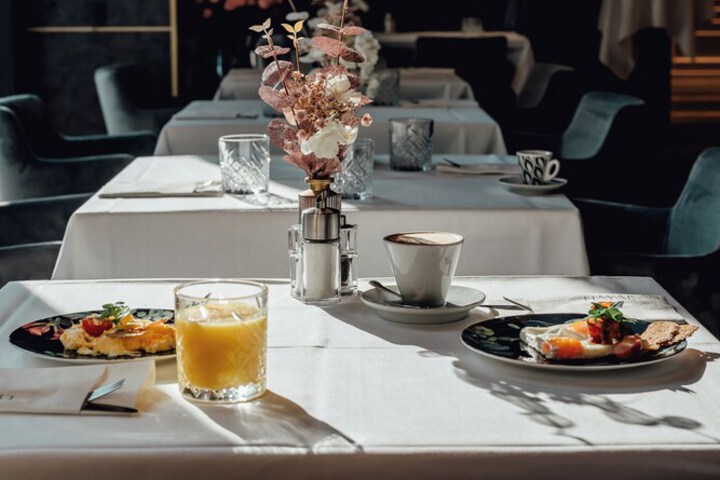 Breakfast/Coffee Service 42 of 84