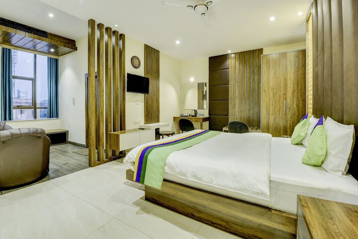 Room 15 of 53