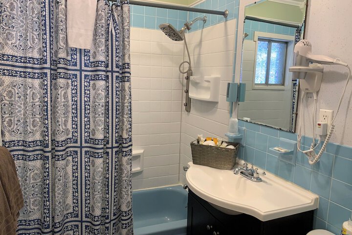 Room 53 of 108