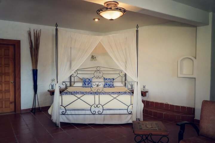 Room 10 of 46
