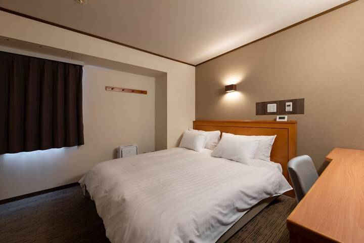 Room 2 of 11