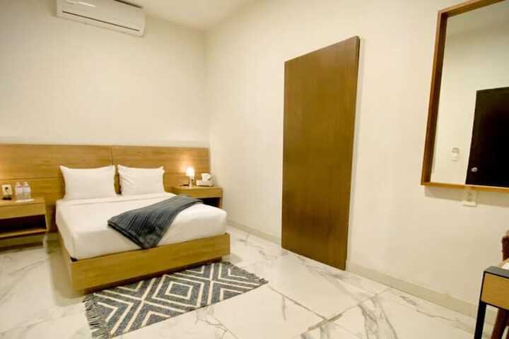 Room 17 of 23