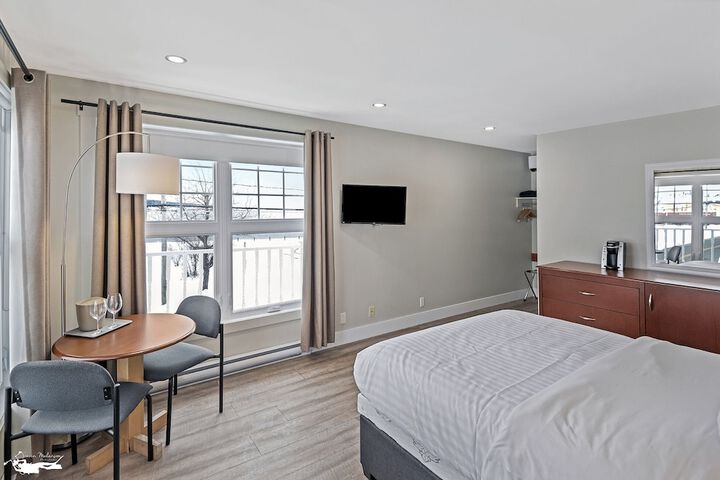 Room 8 of 15