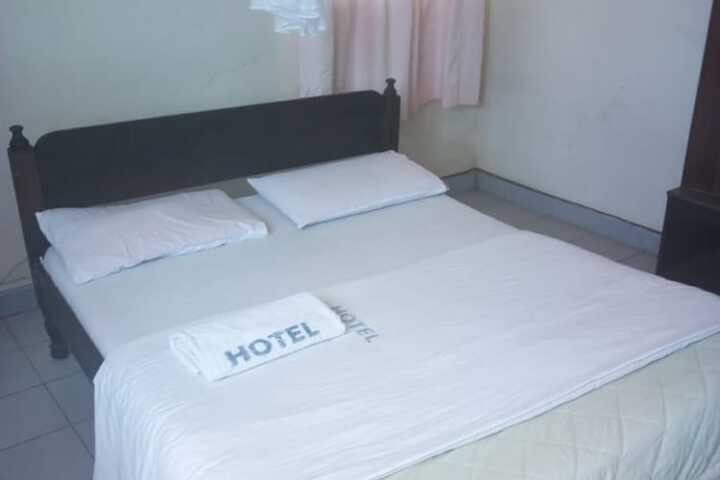 Room 4 of 24