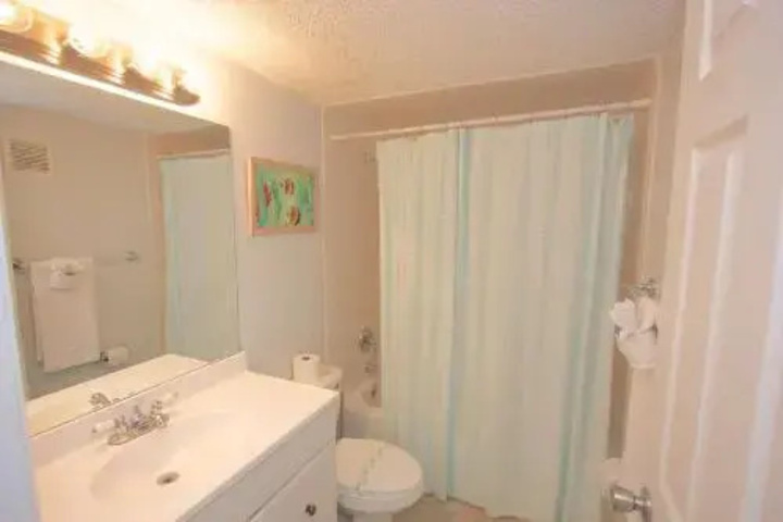 Room 7 of 16